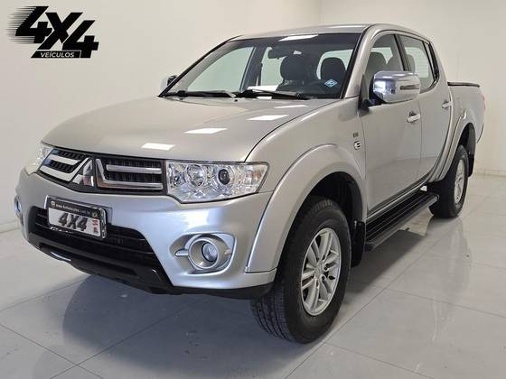 MITSUBISHI L200 TRITON 2.4 HLS CHROME 4X2 CD 16V FLEX 4P MANUAL